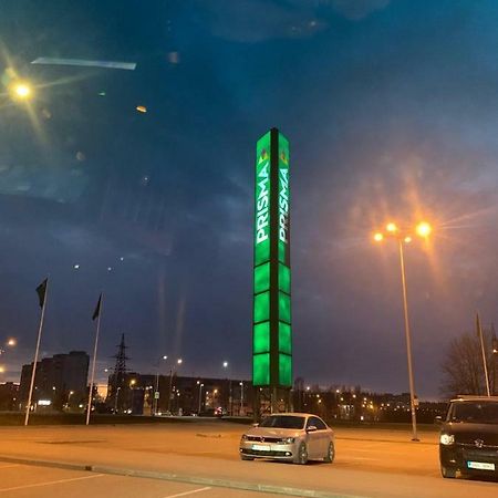 Ореховая Горка Апартаменты С Балконом И Лифтом Narva Exteriér fotografie