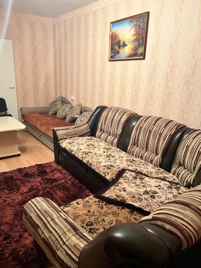 Ореховая Горка Апартаменты С Балконом И Лифтом Narva Exteriér fotografie