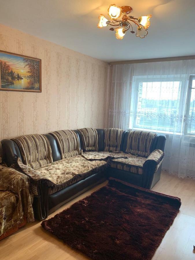 Ореховая Горка Апартаменты С Балконом И Лифтом Narva Exteriér fotografie