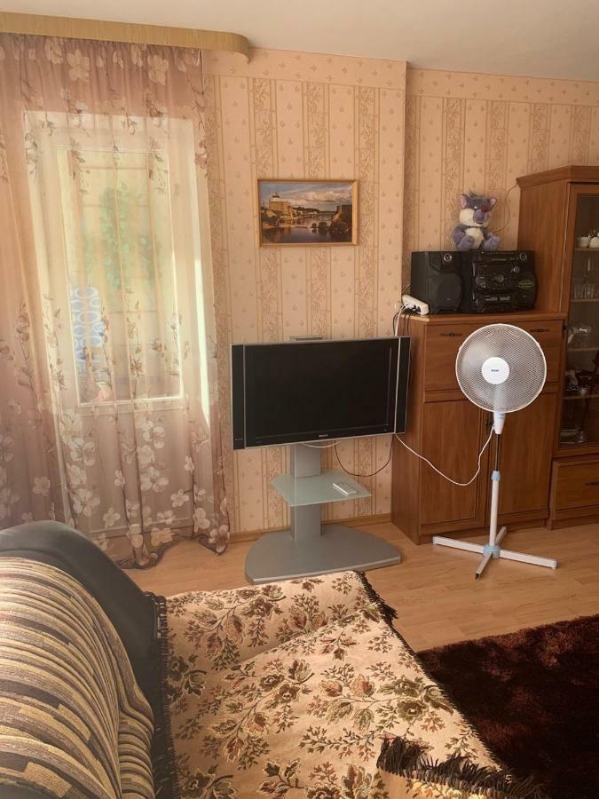 Ореховая Горка Апартаменты С Балконом И Лифтом Narva Exteriér fotografie