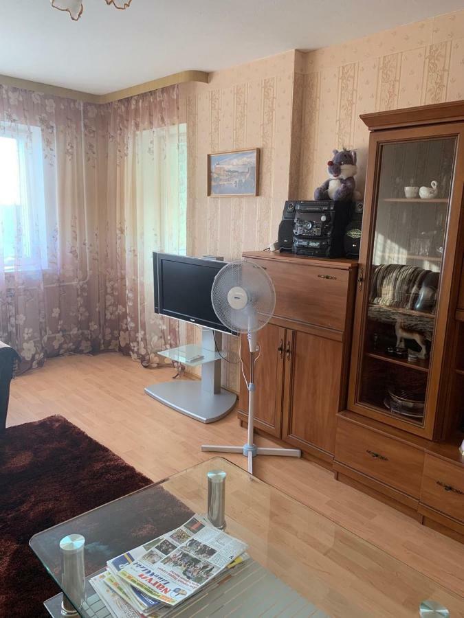 Ореховая Горка Апартаменты С Балконом И Лифтом Narva Exteriér fotografie